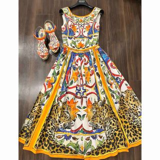 最終お値下げ‼︎ 新品同様 Dolce&Gabbanaワンピースマヨリカ柄