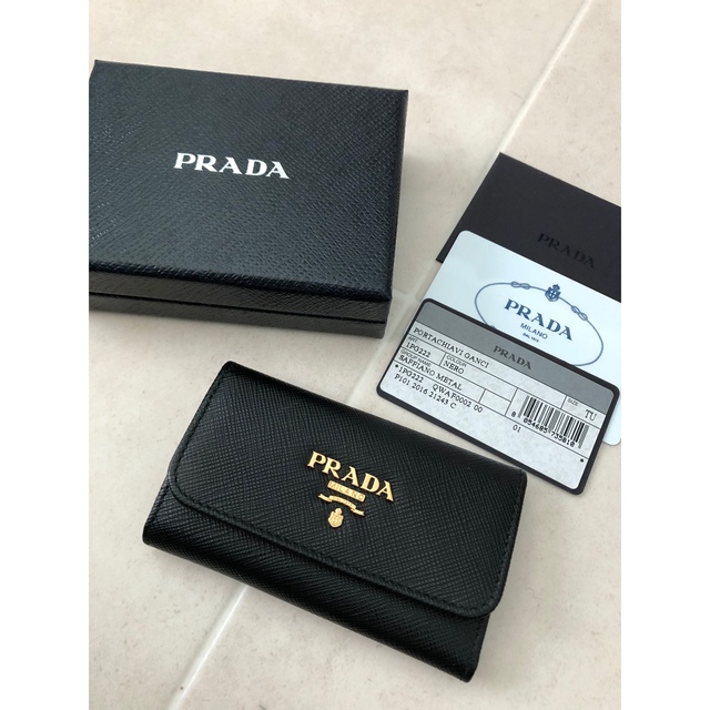 PRADA(プラダ)の美品　PRADA プラダ    キーケース　サフィアーノ　鍵 レディースのファッション小物(キーケース)の商品写真