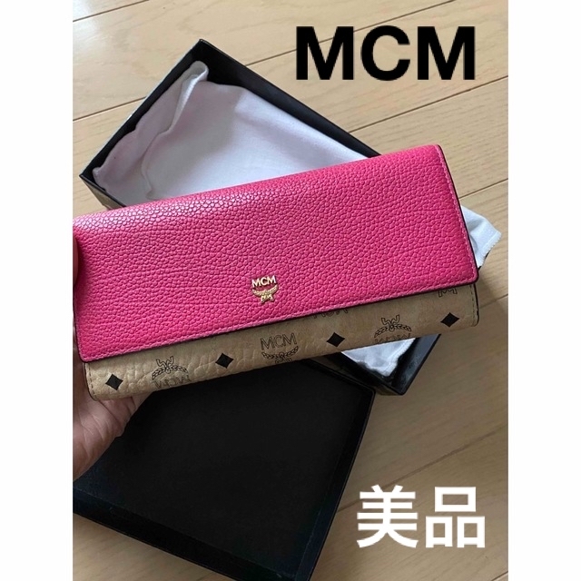 MCM(エムシーエム)の美品　長財布　MCM  ピンク　ウォレット レディースのファッション小物(財布)の商品写真