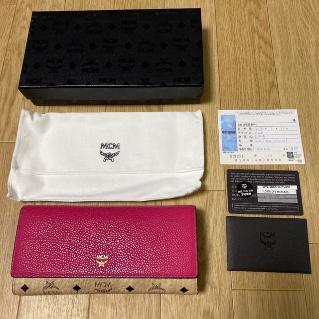 MCM(エムシーエム)の美品　長財布　MCM  ピンク　ウォレット レディースのファッション小物(財布)の商品写真