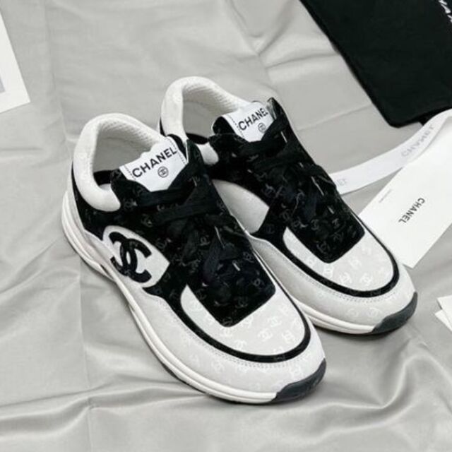 オンラインストア直販 CHANEL シャネル スニーカー - winterparksmiles.com