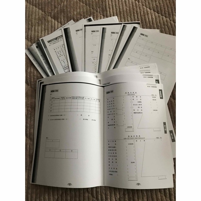 TAC出版(タックシュッパン)の合格するための本試験問題集日商簿記３級 ２０２２年ＡＷ対策 エンタメ/ホビーの本(資格/検定)の商品写真
