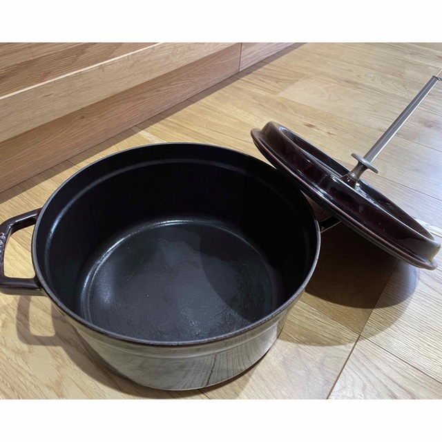 STAUB(ストウブ)のストウブ鍋◻︎ナス◻︎26 インテリア/住まい/日用品のキッチン/食器(鍋/フライパン)の商品写真