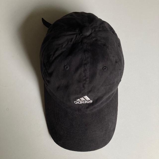 adidas(アディダス)のadidas cap /matt black メンズの帽子(キャップ)の商品写真