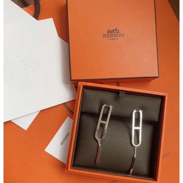 人気の Hermes - 新品!エヴァーシェーヌダンクル ピアス シルバー