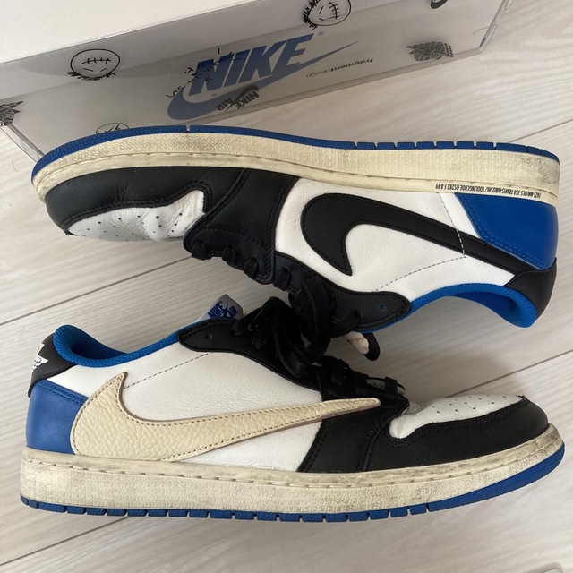 NIKE(ナイキ)のNIKE travis fragment JORDAN 1 LOW 28.5㎝ メンズの靴/シューズ(スニーカー)の商品写真