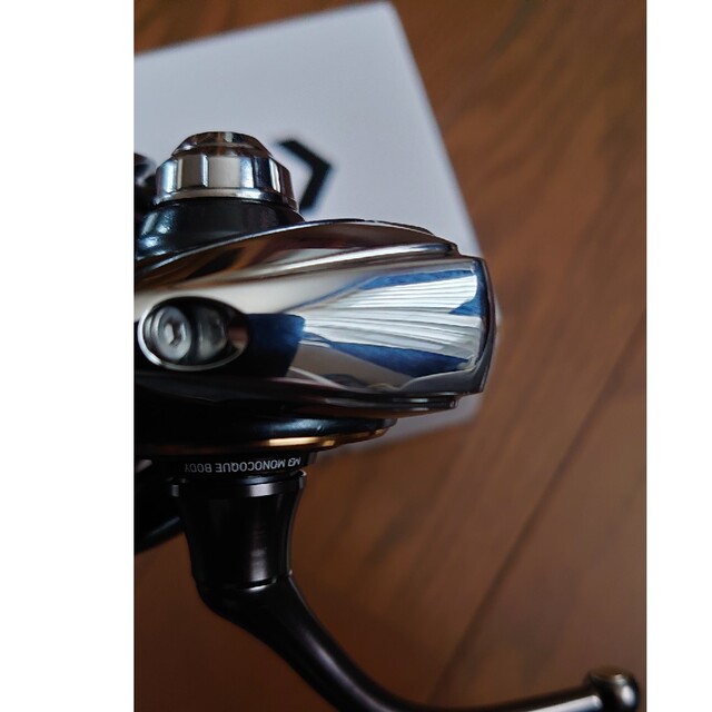 DAIWA(ダイワ)のCALDIA SW 4000-CXH スポーツ/アウトドアのフィッシング(リール)の商品写真