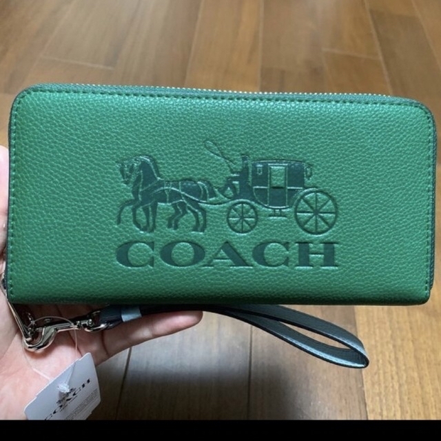 COACH - 5889 コーチ 長財布 緑 コーチ馬車 馬車モチーフ 新作 人気の