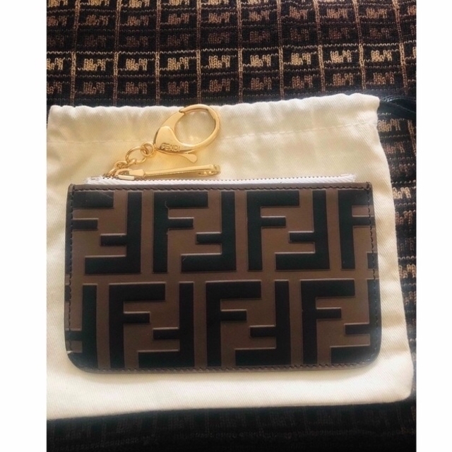 超美品 FENDI フェンディ.ズッカ柄 F Fロゴ ポーチ カードコインケース