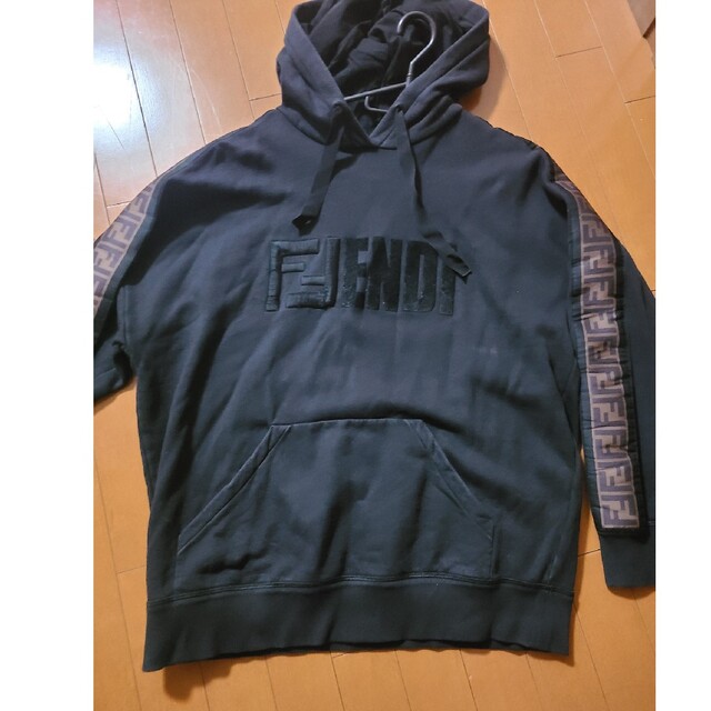 FENDI パーカー