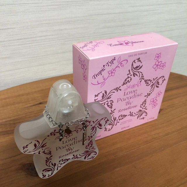 ESTELLE DE VALROSE(エステルドバルローズ)のEV☆ラブ　パラダイス　ローズローズ　トロピックタイプ☆EDP 50ml コスメ/美容の香水(香水(女性用))の商品写真