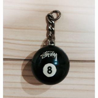 ステューシー(STUSSY)の【中古】stussy ヴィンテージ　8ボールキーホルダー(キーホルダー)