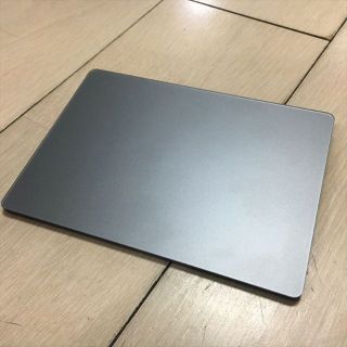 アップル(Apple)の純正 Apple Magic TrackPad 2 スペースグレイ A1535 (PC周辺機器)