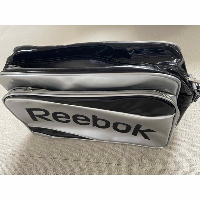 Reebok(リーボック)のRedboxエナメルスポーツバック スポーツ/アウトドアのスポーツ/アウトドア その他(その他)の商品写真