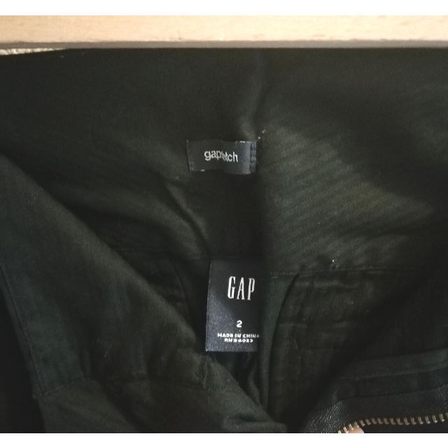 GAP(ギャップ)の美品 GAP ブラック ストライプ きれい目 スーツ ベルボトム パンツ 黒 レディースのパンツ(その他)の商品写真