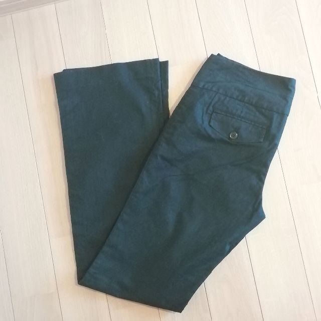 GAP(ギャップ)の美品 GAP ブラック ストライプ きれい目 スーツ ベルボトム パンツ 黒 レディースのパンツ(その他)の商品写真