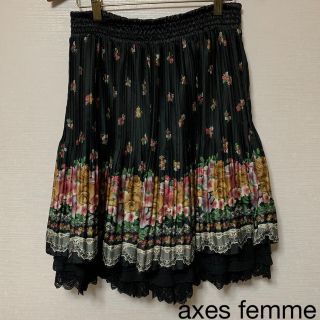 アクシーズファム(axes femme)のaxes femme 黒色　花柄スカート(ひざ丈スカート)