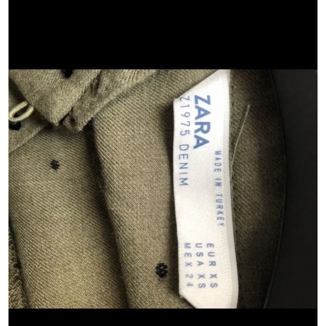 ZARA(ザラ)のZARA  ザラ　ドットブラウス　グリーン レディースのトップス(シャツ/ブラウス(長袖/七分))の商品写真