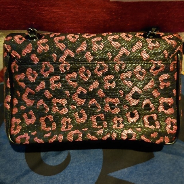 Vivienne Westwood(ヴィヴィアンウエストウッド)のヴィヴィアンウエストウッド　鞄　バッグ　パーティバッグ　レオパード レディースのバッグ(ハンドバッグ)の商品写真
