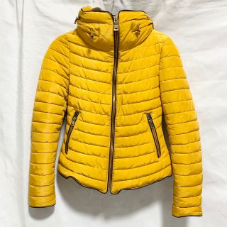 ザラ(ZARA)の美品◎ZARAダウンジャケット　XS イエロー　ダウン　ザラ　ショート丈(ダウンジャケット)