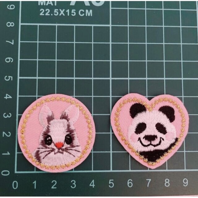 [50] パンダ　うさぎ　ピンク　ワッペン　2枚セット ハンドメイドの素材/材料(各種パーツ)の商品写真
