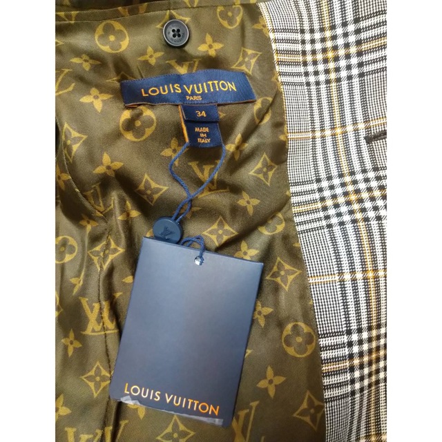 ルイヴィトン　LOUIS VUITTON ジャケット　新品未使用　美品　Mサイズのサムネイル