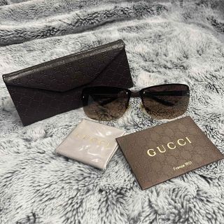 銀座正規取扱店 【即完売品】 GUCCI ラウンドフレーム メタル