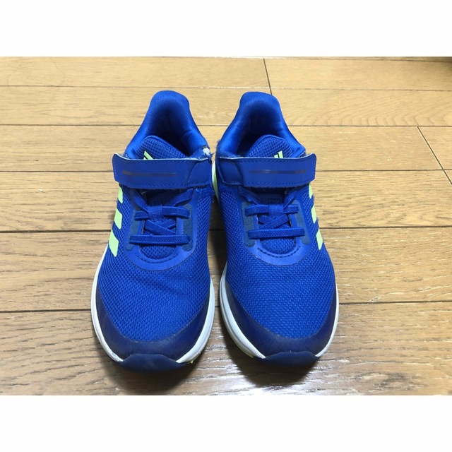 adidas(アディダス)のアディダス キッズ スニーカー 19cm ブルー キッズ/ベビー/マタニティのキッズ靴/シューズ(15cm~)(スニーカー)の商品写真