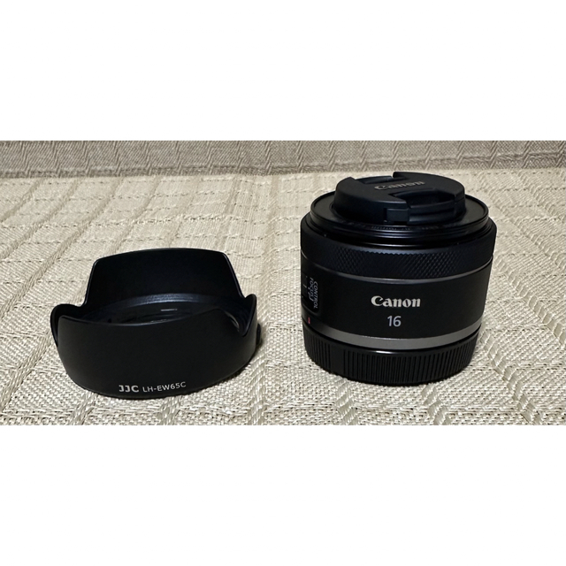 Canon(キヤノン)のたまちゃん様専用新品 Canon RF 16mm F2.8+フード  スマホ/家電/カメラのカメラ(レンズ(単焦点))の商品写真