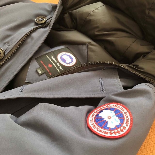 CANADA GOOSE(カナダグース)のカナダグース　ダウンジャケット　xs メンズのジャケット/アウター(ダウンジャケット)の商品写真