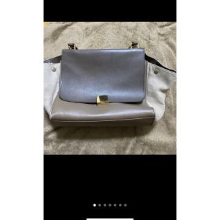 セリーヌ(celine)の最終値下げ　セリーヌ　トラペーズ　ミディアム　保存袋あり(ショルダーバッグ)