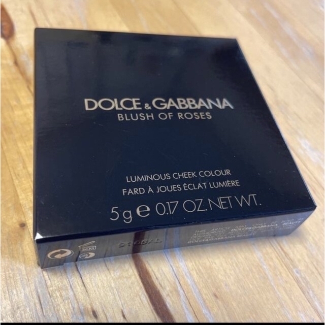 DOLCE&GABBANA(ドルチェアンドガッバーナ)の新品未開封　ドルガバ　ブラッシュオブローズ　ルミナスチークカラー　200 コスメ/美容のメイク道具/ケアグッズ(チーク/フェイスブラシ)の商品写真