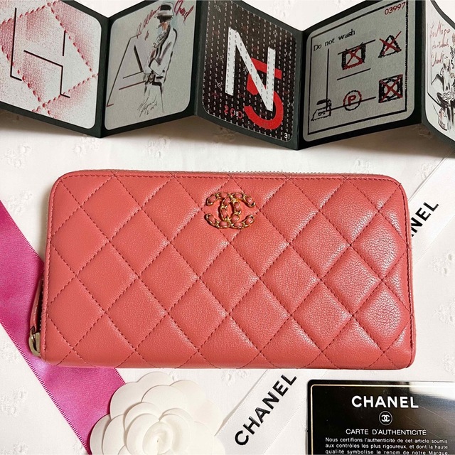 美品】CHANEL シャネル 19 ラウンドジップ 長財布-