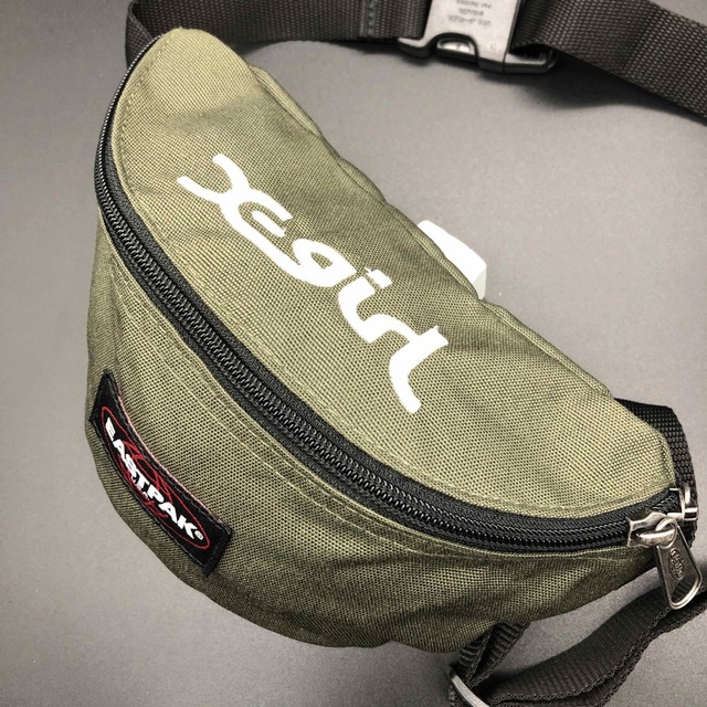 X-girl(エックスガール)の即決 x-girl EASTPAK ボディバッグ レディースのバッグ(ボディバッグ/ウエストポーチ)の商品写真