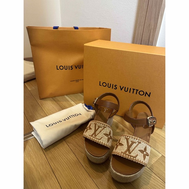 LOUIS VUITTON(ルイヴィトン)のルイヴィトン　ウェッジソールサンダル レディースの靴/シューズ(サンダル)の商品写真