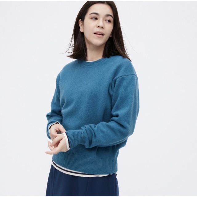 UNIQLO(ユニクロ)のユニクロ　プレミアムラムクルーネックセーター　ブルー レディースのトップス(ニット/セーター)の商品写真