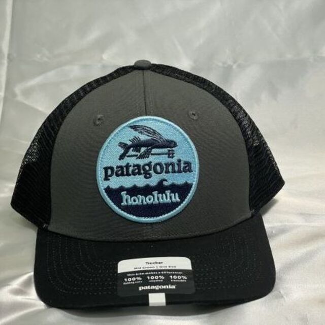 patagonia(パタゴニア)のパタゴニア ハワイ ホノルル限定 飛魚 メッシュキャップ 黒/青 フリーサイズ  メンズの帽子(キャップ)の商品写真