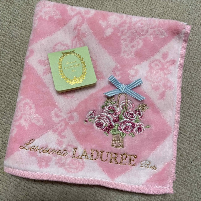 LADUREE(ラデュレ)の新品♡LADUREE ハンドタオル レディースのファッション小物(ハンカチ)の商品写真