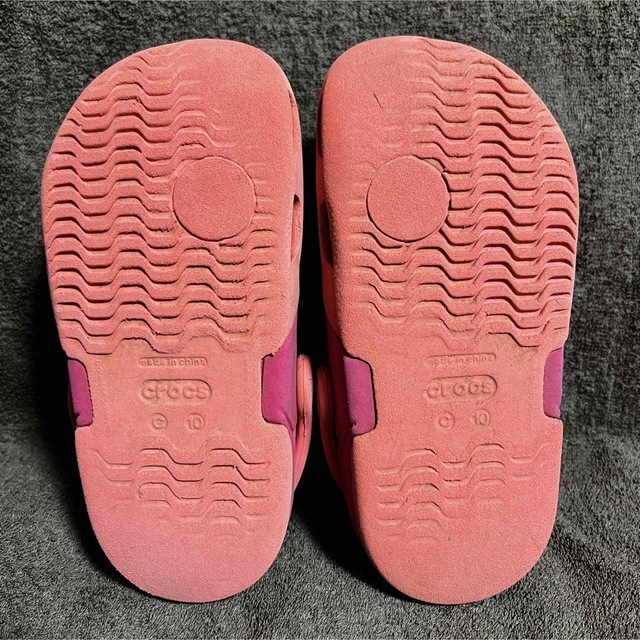 crocs(クロックス)のクロックス サンダル C10 17.5cm crocs クロックスキッズレッド キッズ/ベビー/マタニティのキッズ靴/シューズ(15cm~)(サンダル)の商品写真