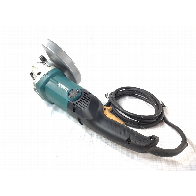 Makita ☆中古品☆makita マキタ 180mm 電子ディスクグラインダー GA7011C 研削 研磨機 大工道具 電動工具 ケースおまけ  62620の通販 by 工具販売専門店Borderless(ラクマ店)｜マキタならラクマ