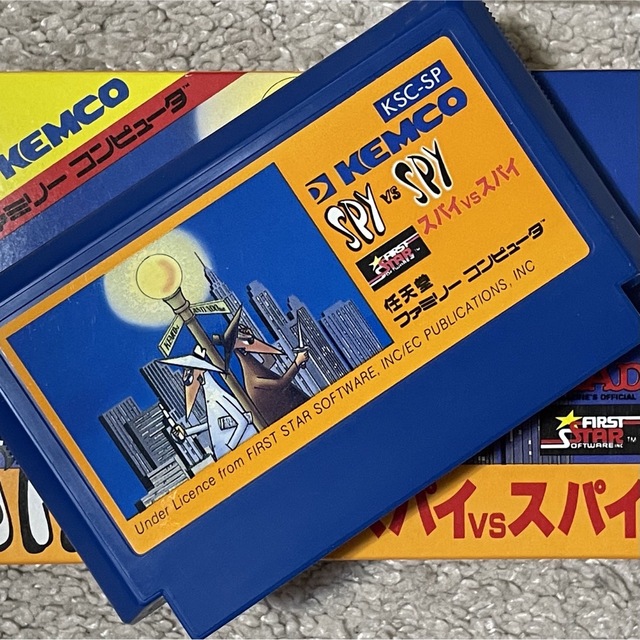 ファミリーコンピュータ(ファミリーコンピュータ)の友達を失くす?!対戦型アクションゲーム! ほぼ未使用 極美品 スパイvsスパイ エンタメ/ホビーのゲームソフト/ゲーム機本体(家庭用ゲームソフト)の商品写真