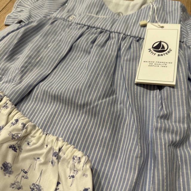 PETIT BATEAU(プチバトー)の新品　プチバトー　チュニック&ブルマセット キッズ/ベビー/マタニティのベビー服(~85cm)(シャツ/カットソー)の商品写真