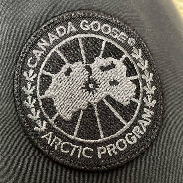 CANADA GOOSE(カナダグース)のカナダグース ブラックレーベル メイトランド ダウンジャケット 黒 M/Mサイズ メンズのジャケット/アウター(ダウンジャケット)の商品写真