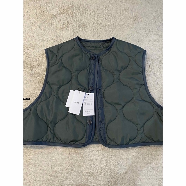 HYKE(ハイク)】 QUILTED CROPPED VEST HYKE(ハイク)】 QUILTED CROPPED VEST