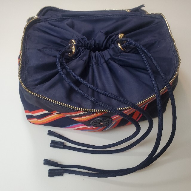 Tory Burch(トリーバーチ)の【ユーズド】トリー バーチバニティバッグ 内側まで丁寧にデザインされています レディースのバッグ(その他)の商品写真