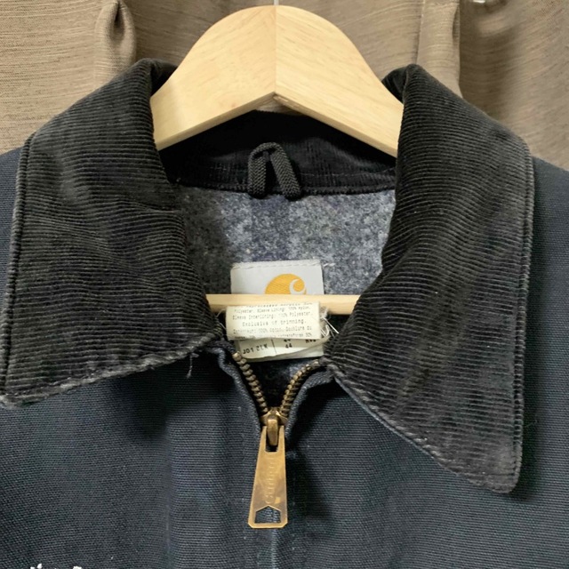 carhartt(カーハート)のカーハート ダックジャケット　ブラック　carhartt  メンズのジャケット/アウター(ブルゾン)の商品写真