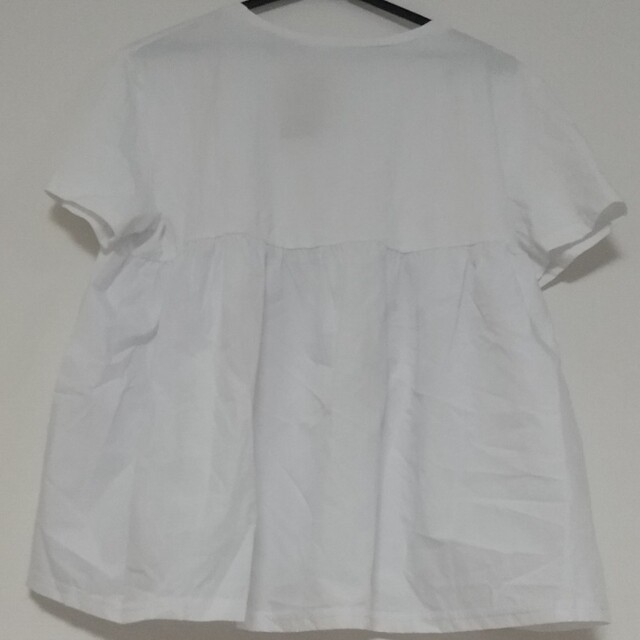 ホワイト色Tシャツ XL 未使用 送料無料 12月購入希望White歳末SALE レディースのトップス(Tシャツ(半袖/袖なし))の商品写真
