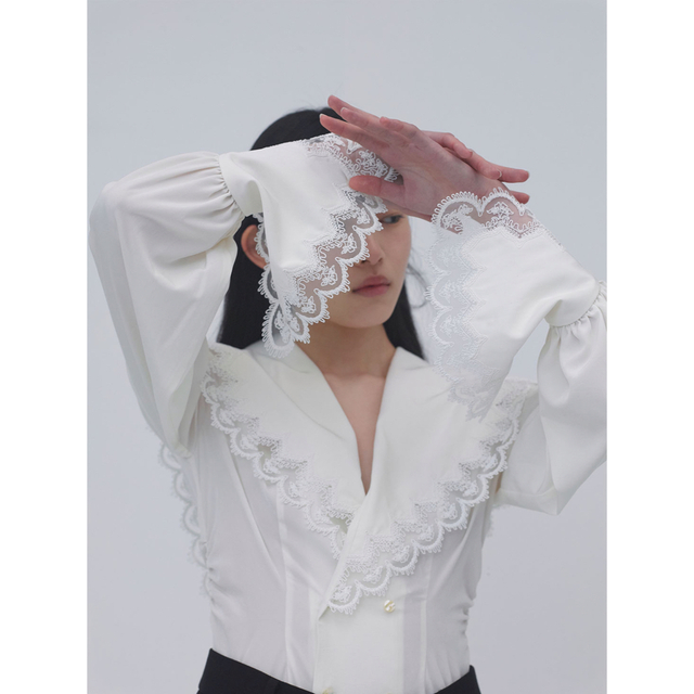 FETICO FLORAL EMBROIDERED BLOUSE 専用出品 | www.jarussi.com.br