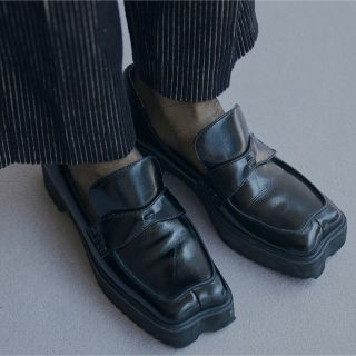 アメリヴィンテージ(Ameri VINTAGE)のWAVE CUTTING PLATFORM LOAFER Sサイズ(ローファー/革靴)