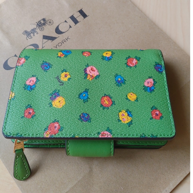 COACH   二つ折り財布　折り財布　イエロー　黄色　花柄　フローラル　新品